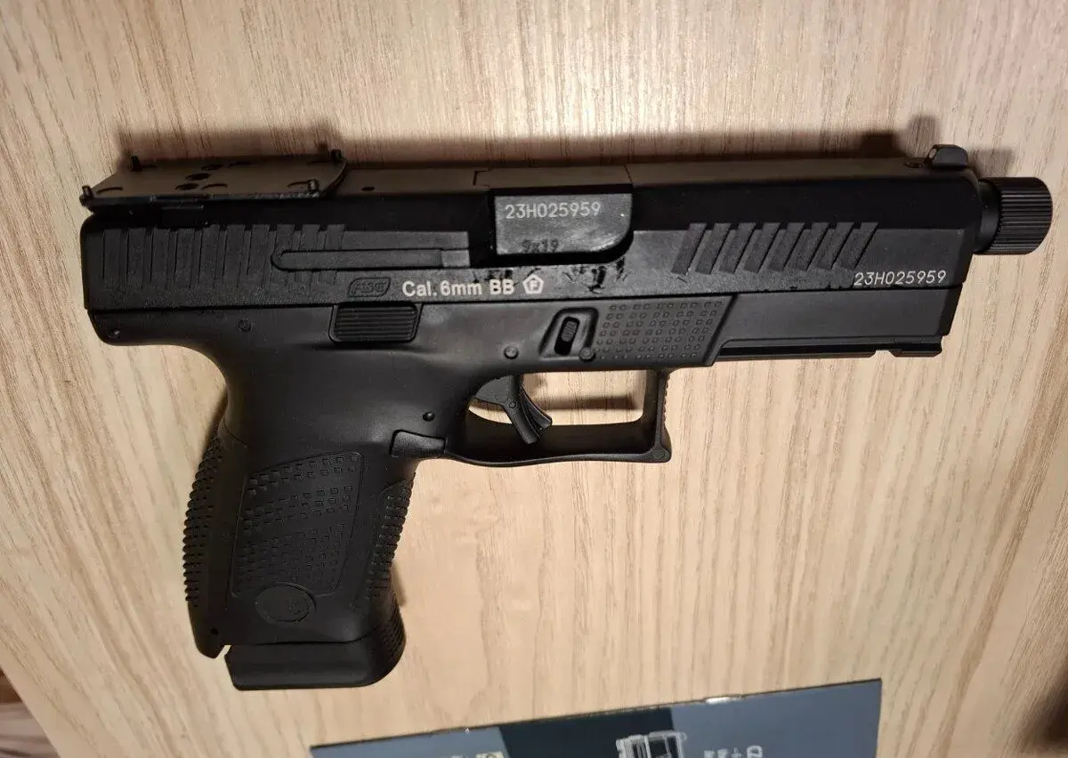 CZ P-10C