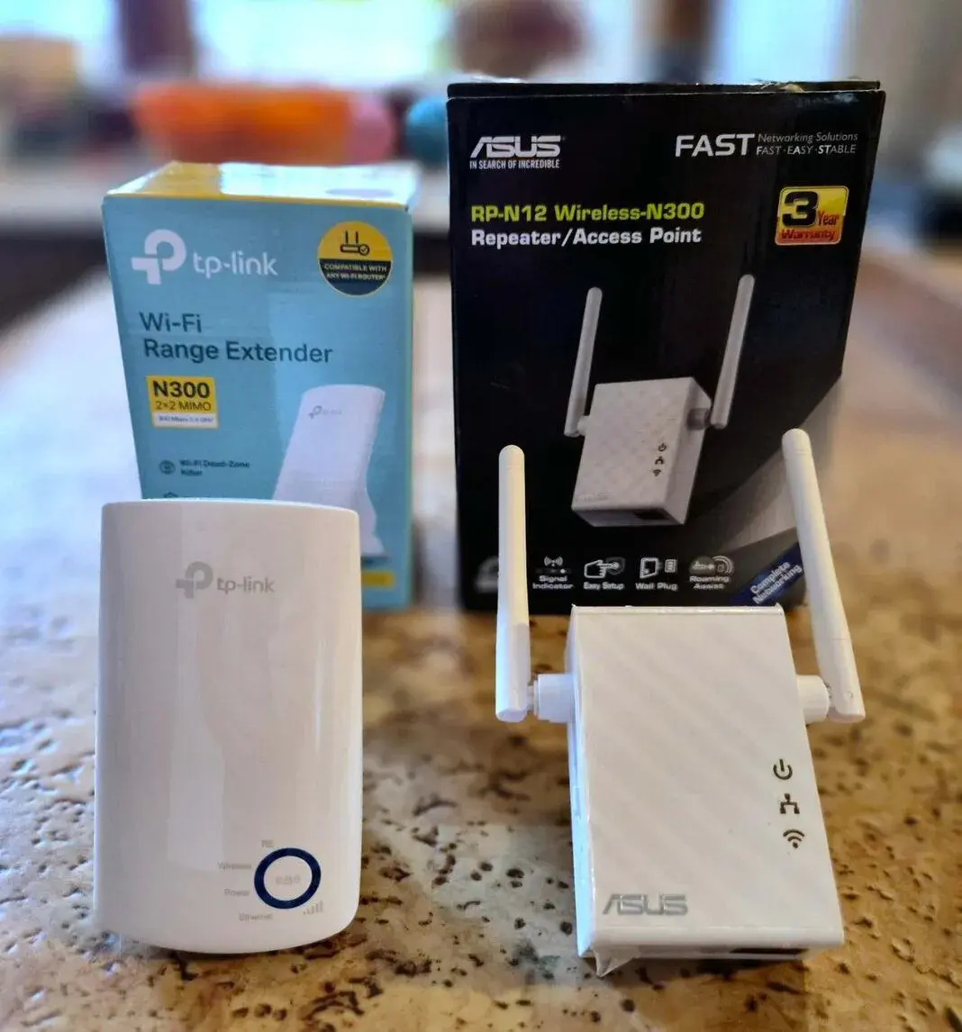 Wi-Fi opakovače / extendery TP-Link N300 a ASUS RP-N12