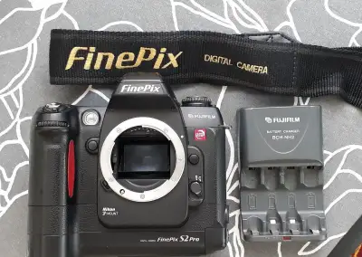 Fujifilm S2 Pro (telo)