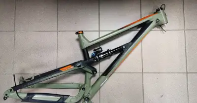 Polygon Siskiu N9 29er M + Fox Dpx2