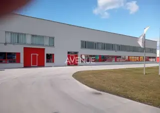 AVENUE I kvalitné skladové priestory s administratívou, Báho