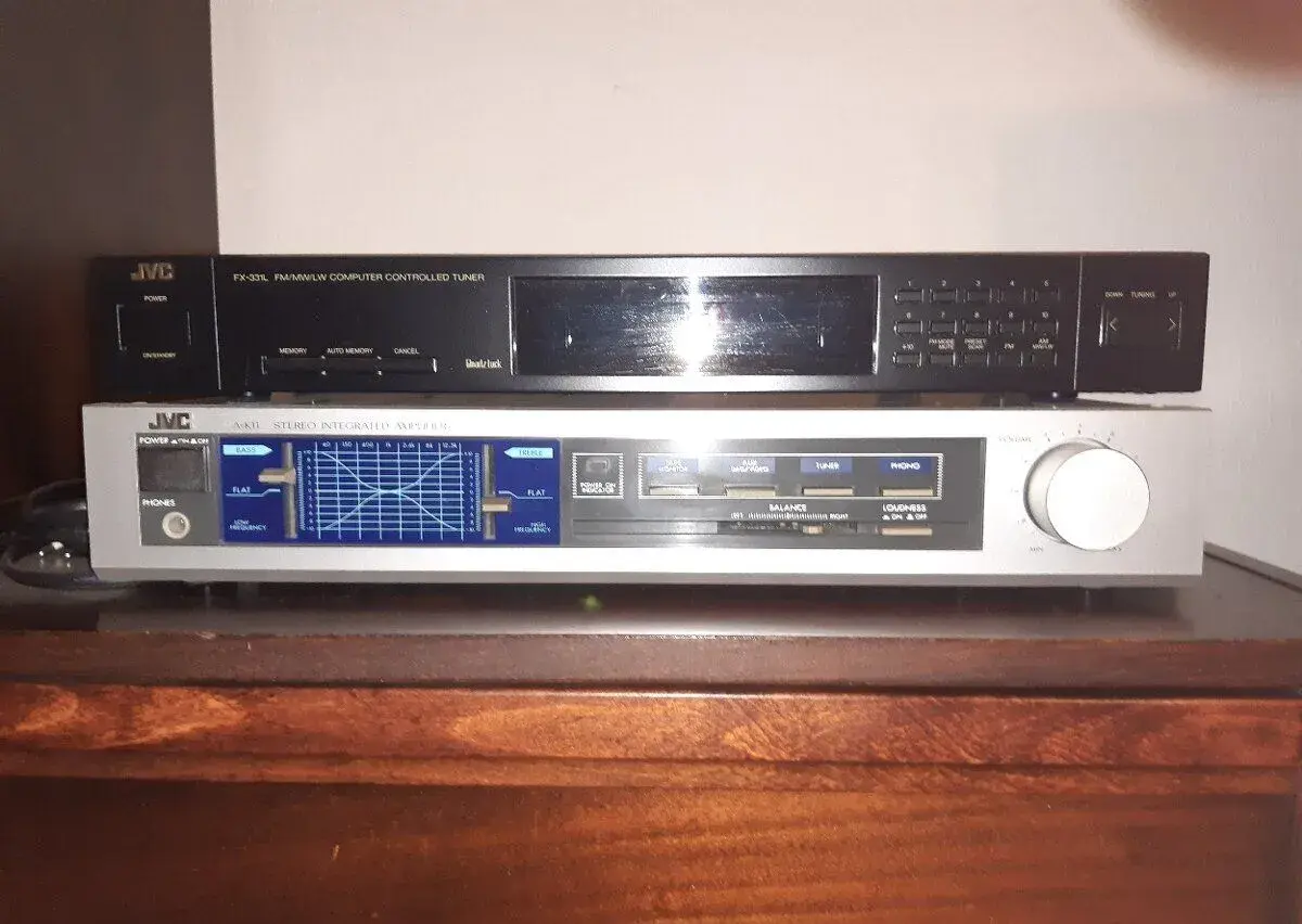 Prehrávač, rádio, zosilňovač, rekordér - značka JVC (retro)