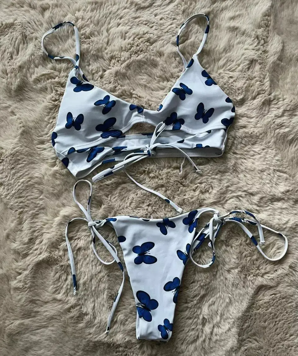 Bikiny s motýlikmi