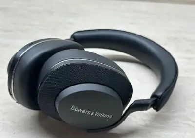 Bowers & Wilkins Px7 S2e