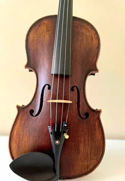 husle 4/4 model Stradivari ( cherry oil)