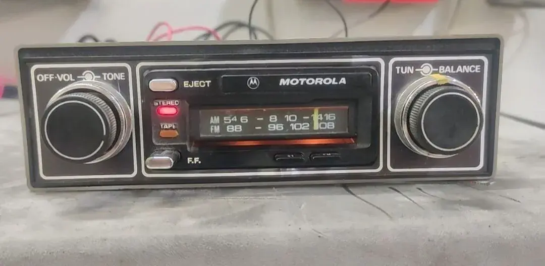Retro MOTOROLA J-500D (Stereo)