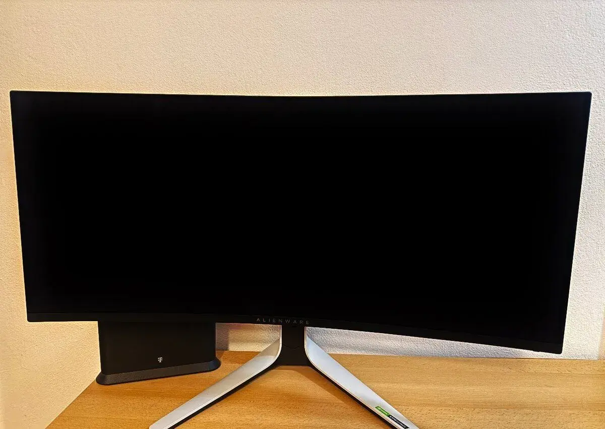 Unikátny monitor Dell Alienware AW3423DW
