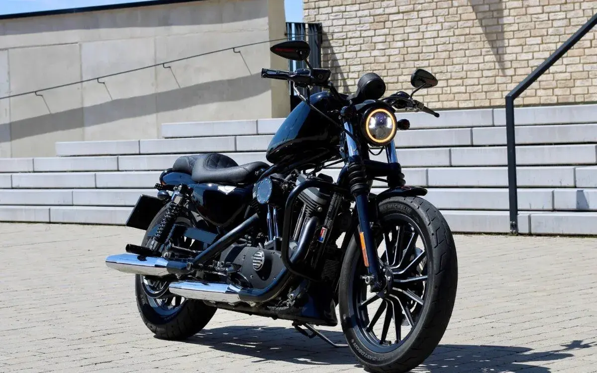 Harley Davidson Iron 883 Sportster