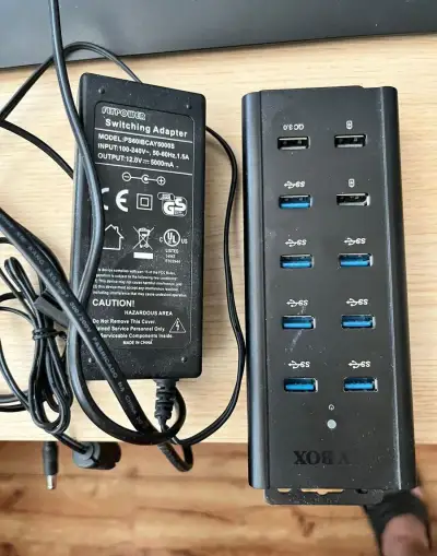 USB hub/rozbocovac (IB-HUB1703-QC3) s ext. Napajanim.