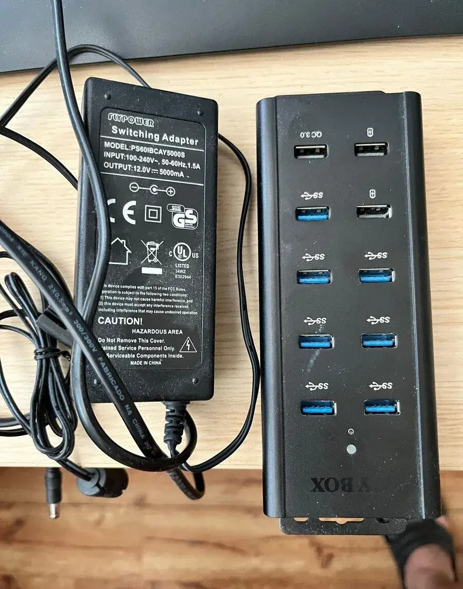 USB hub/rozbocovac (IB-HUB1703-QC3) s ext. Napajanim.