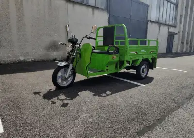 Elektrickú nákladnú trojkolku
