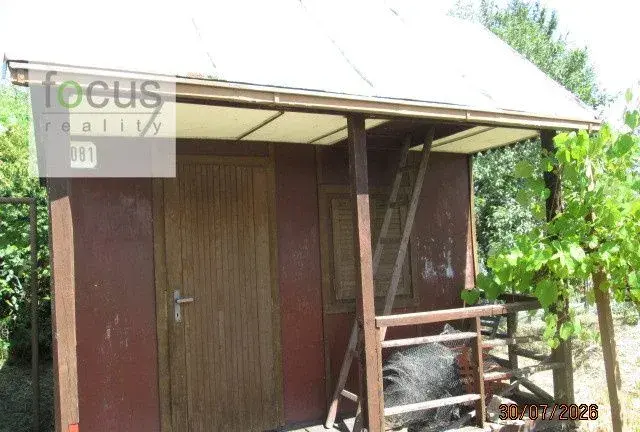 Záhradku s chatkou a studňou - Zlatý potok