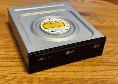 DVD interná mechanika / napaľovačka LG, SATA