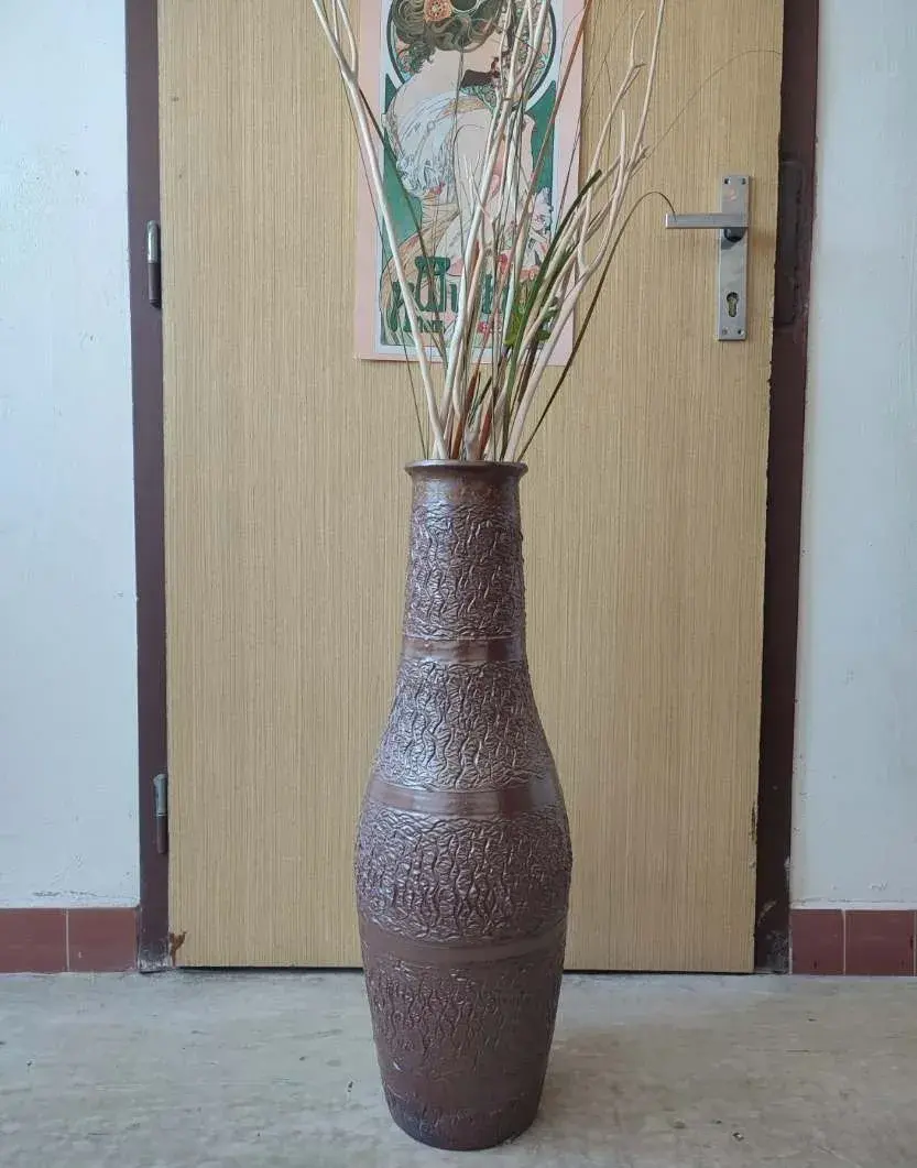 72 cm vysokú keramickú vázu