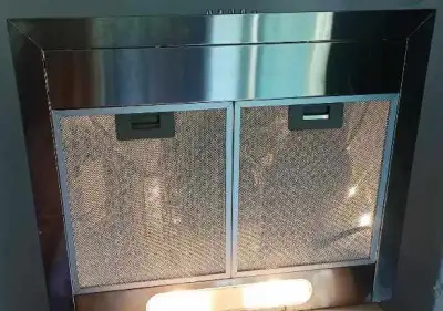 Nerezový kuchynský digestor VINCHCI – 60 cm + príslušenstvo