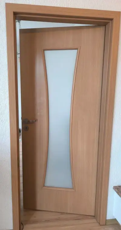 Interiérové dvere s mliečnym sklom + kľučky