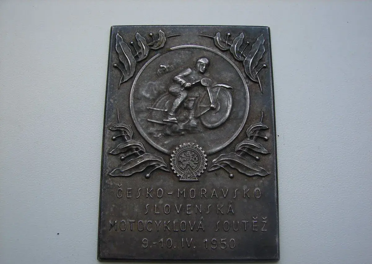 Medaila plaketa.