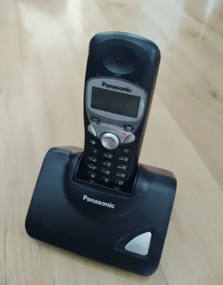 Telefón