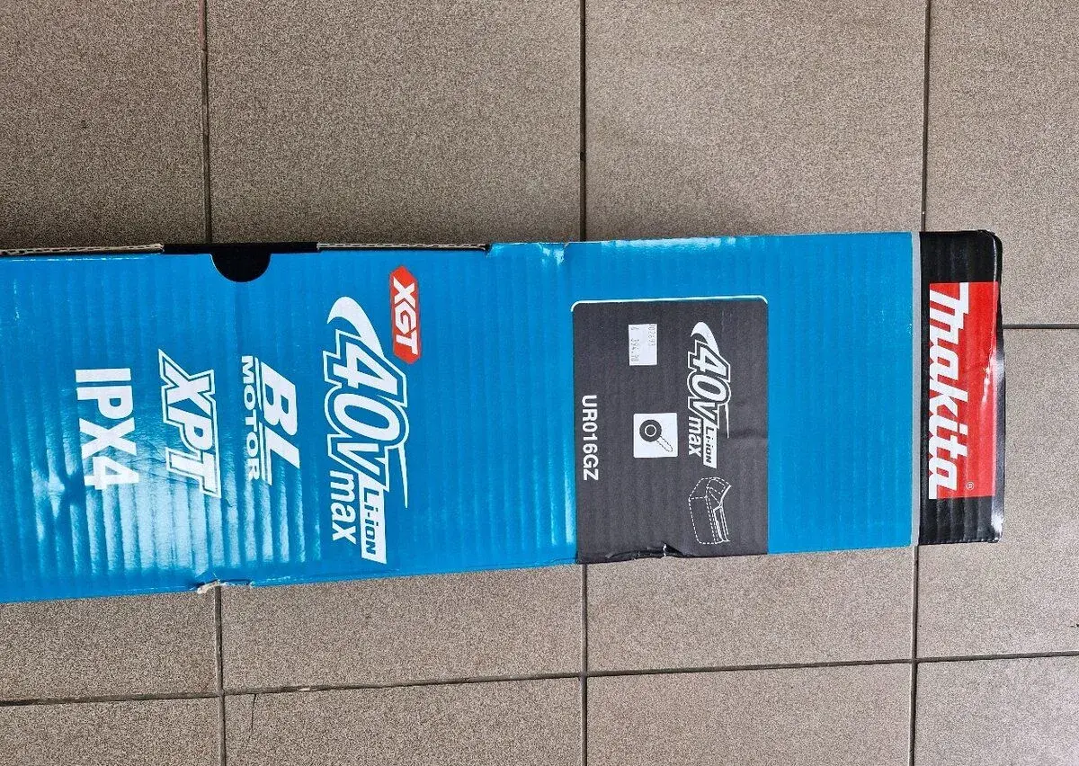 Makita UR016GZ Krovinorez 40V.