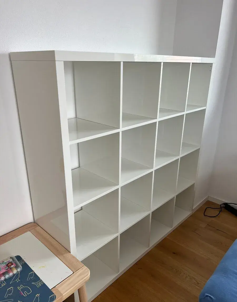 Ikea Kallax 4x4 leskla biela