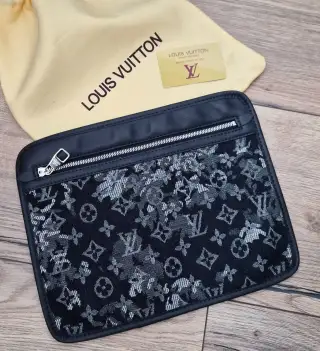 Pochette tasticka Louis Vuitton
