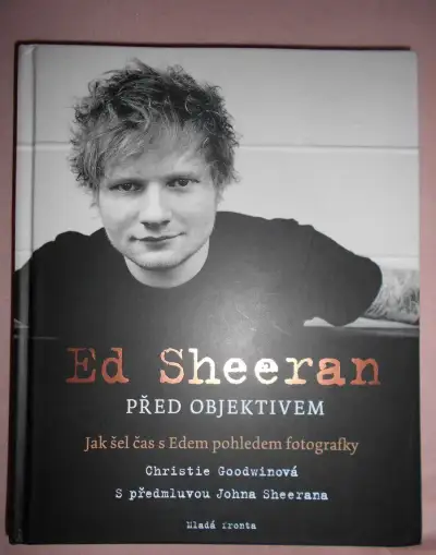 Kniha Ed Sheeran před objektívem