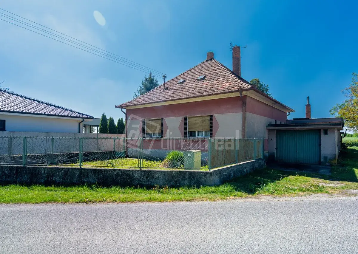 Rodinný dom s veľkým pozemkom — priestor, kľud a po…