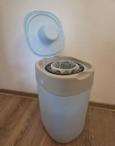 Kôš na plienky Tommee Tippee Twist & Click