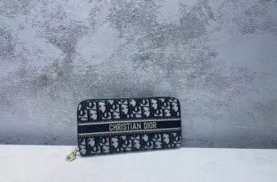 Dior peňaženka