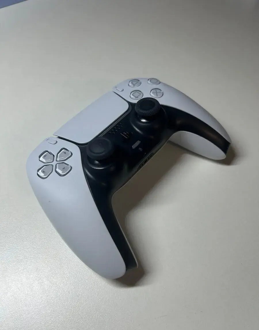 Originálny PS5 BALÍK -3 hry + ovládač Dualsense