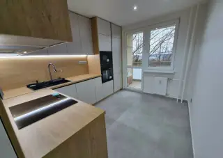 Priestranný 3-izbový byt po kompletnej rekonštrukcii s lodži