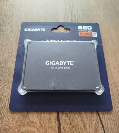2.5" SSD Gigabyte 240GB