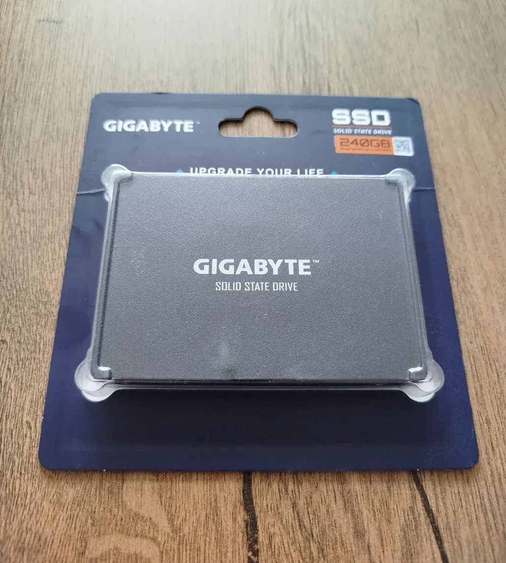 2.5" SSD Gigabyte 240GB