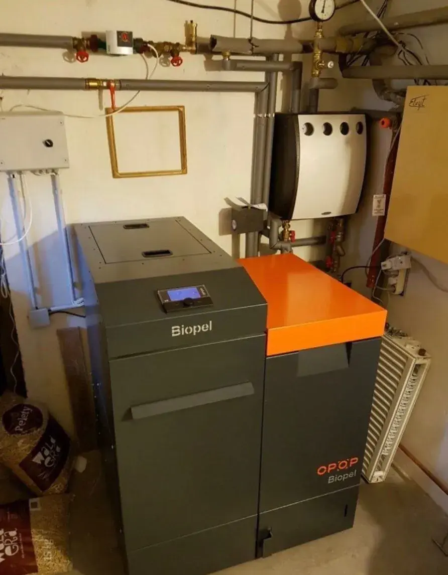 OPOP Biopel Premium 30kW+300 kg zásobník+300 litrový boiler