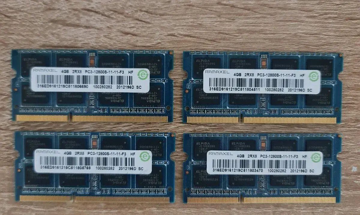 4GB MODULY NT RAM