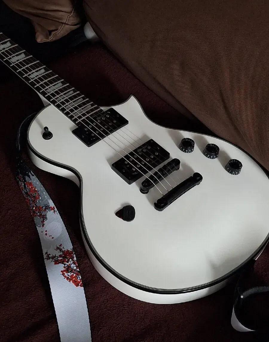 ESP LTD EC-256 Snow White – výborný stav