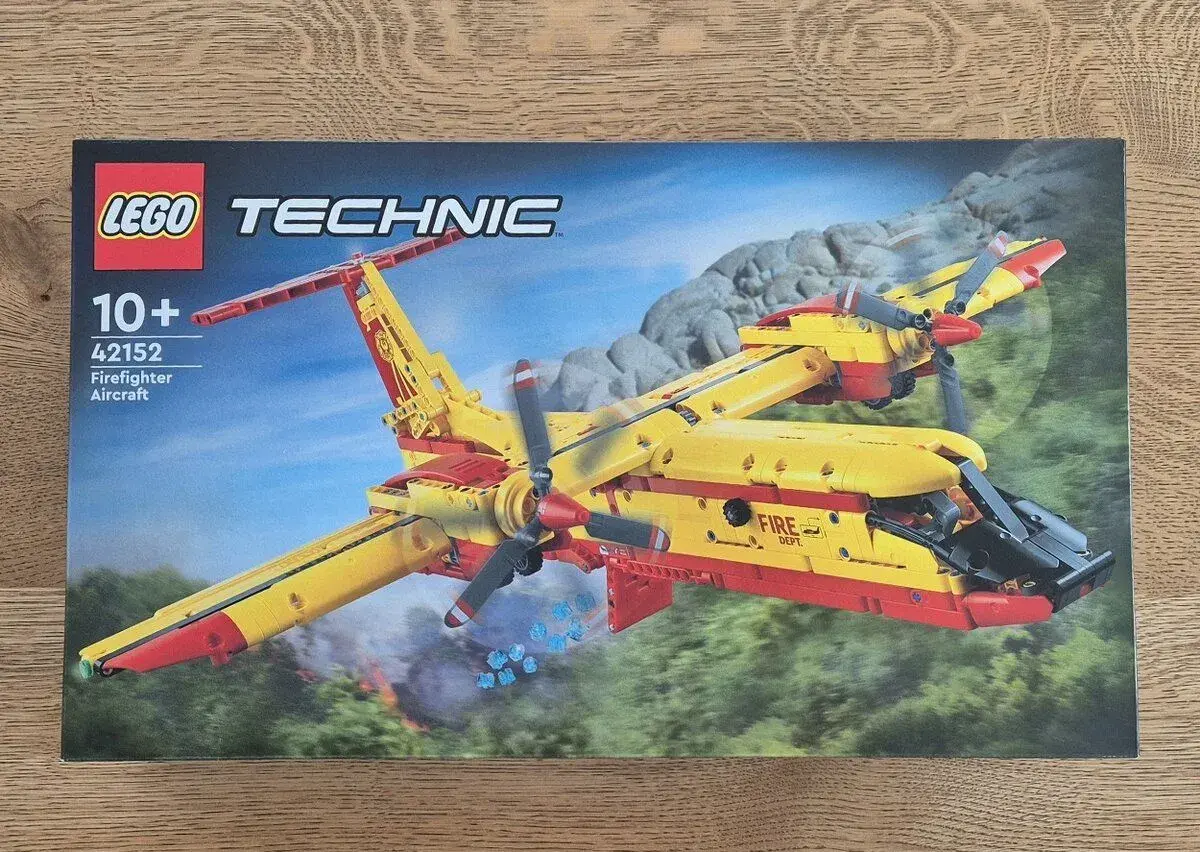 LEGO® Technic 42152 – Hasičské lietadlo