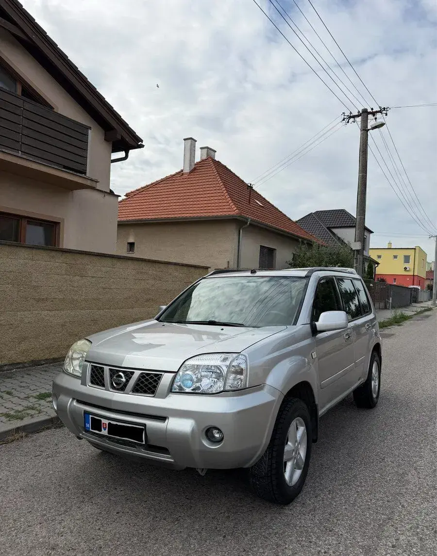 Nissan XTRAIL – 245 000 km