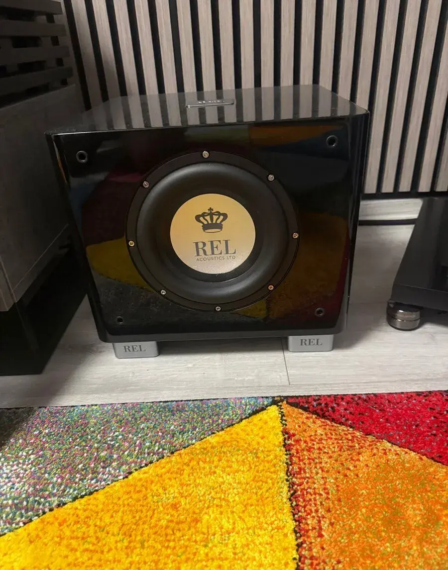 REL T/7x - 8” aktivny subwoofer
