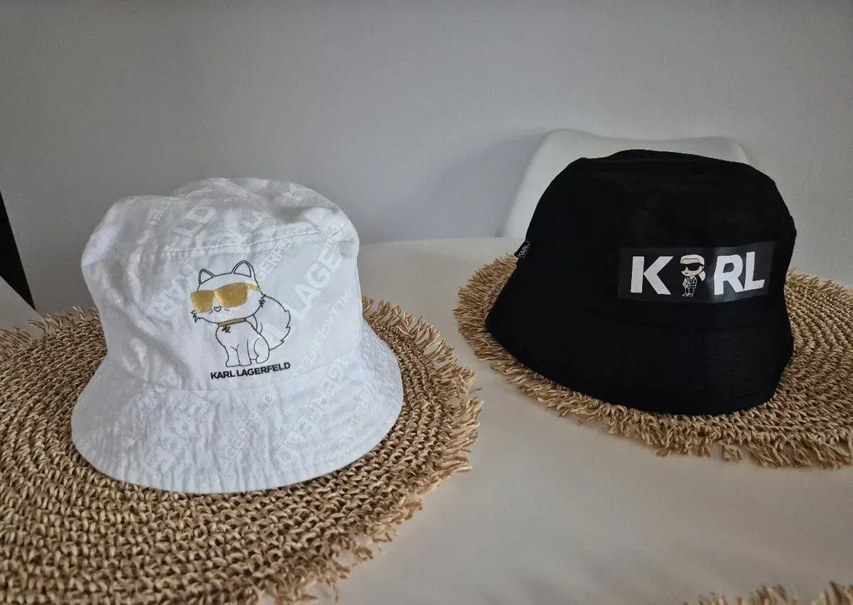 Klobúky Karl Lagerfeld veľkosť 52,cena za jeden