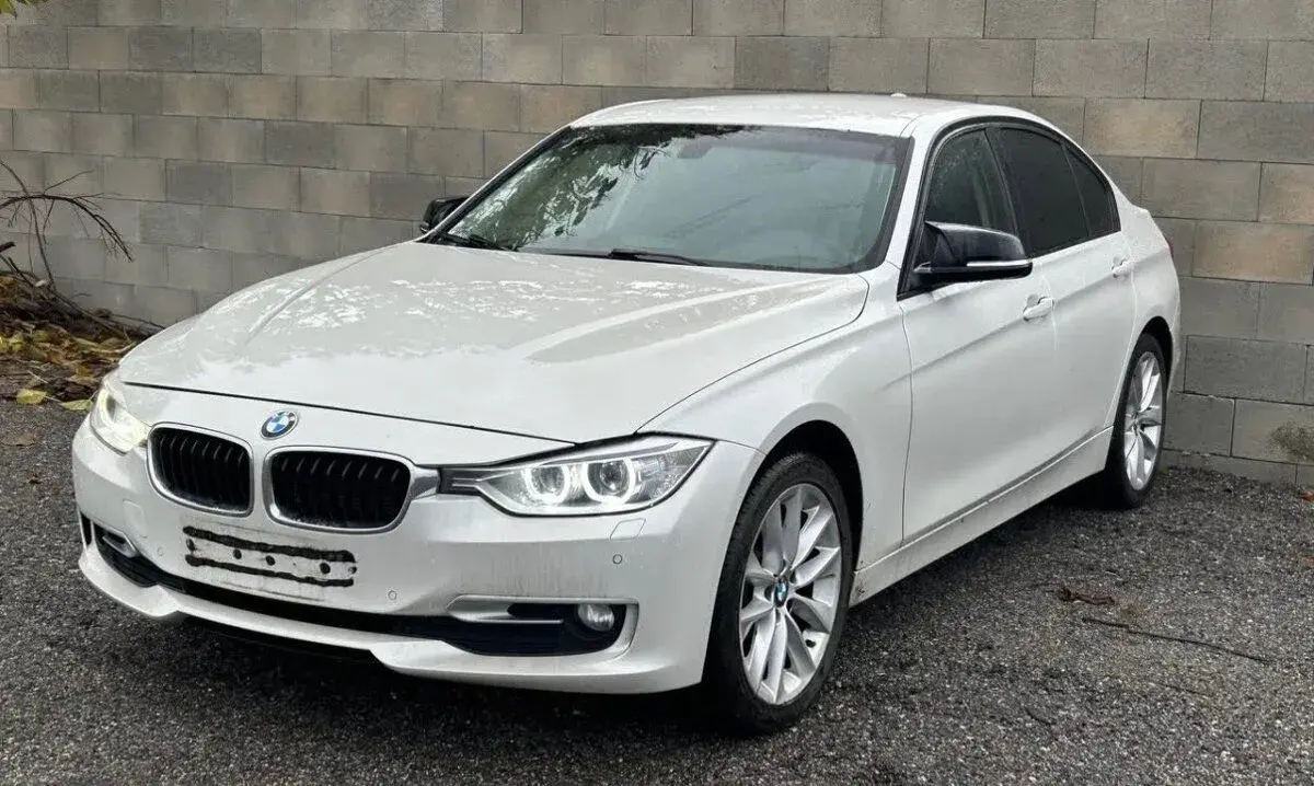 BMW F30