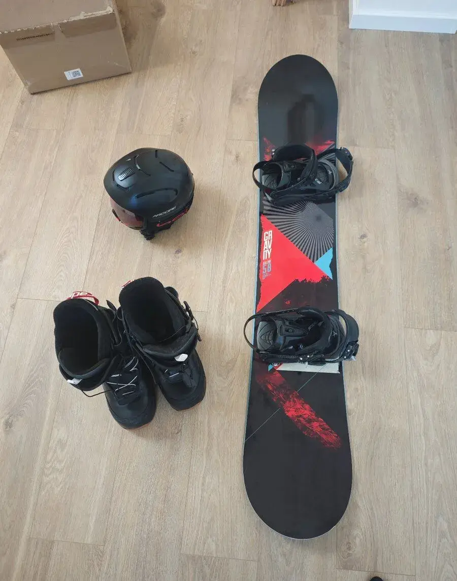 Gravity snowboard