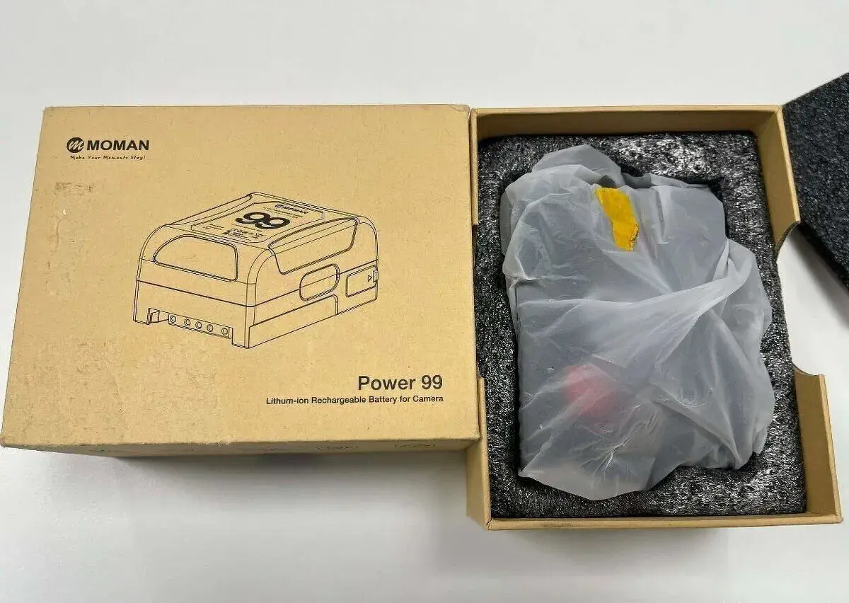 Moman 99 montážna batéria s nabíjacími portami Dtap a USB-C