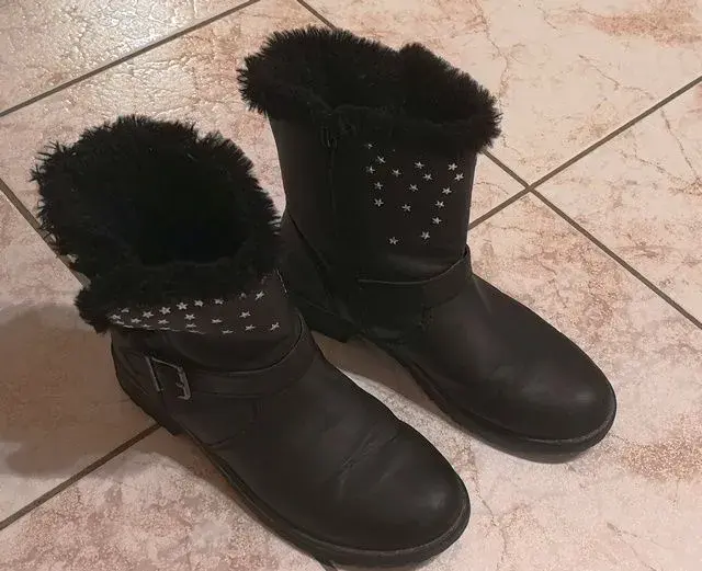 Čierne dievčenské čižmy 35