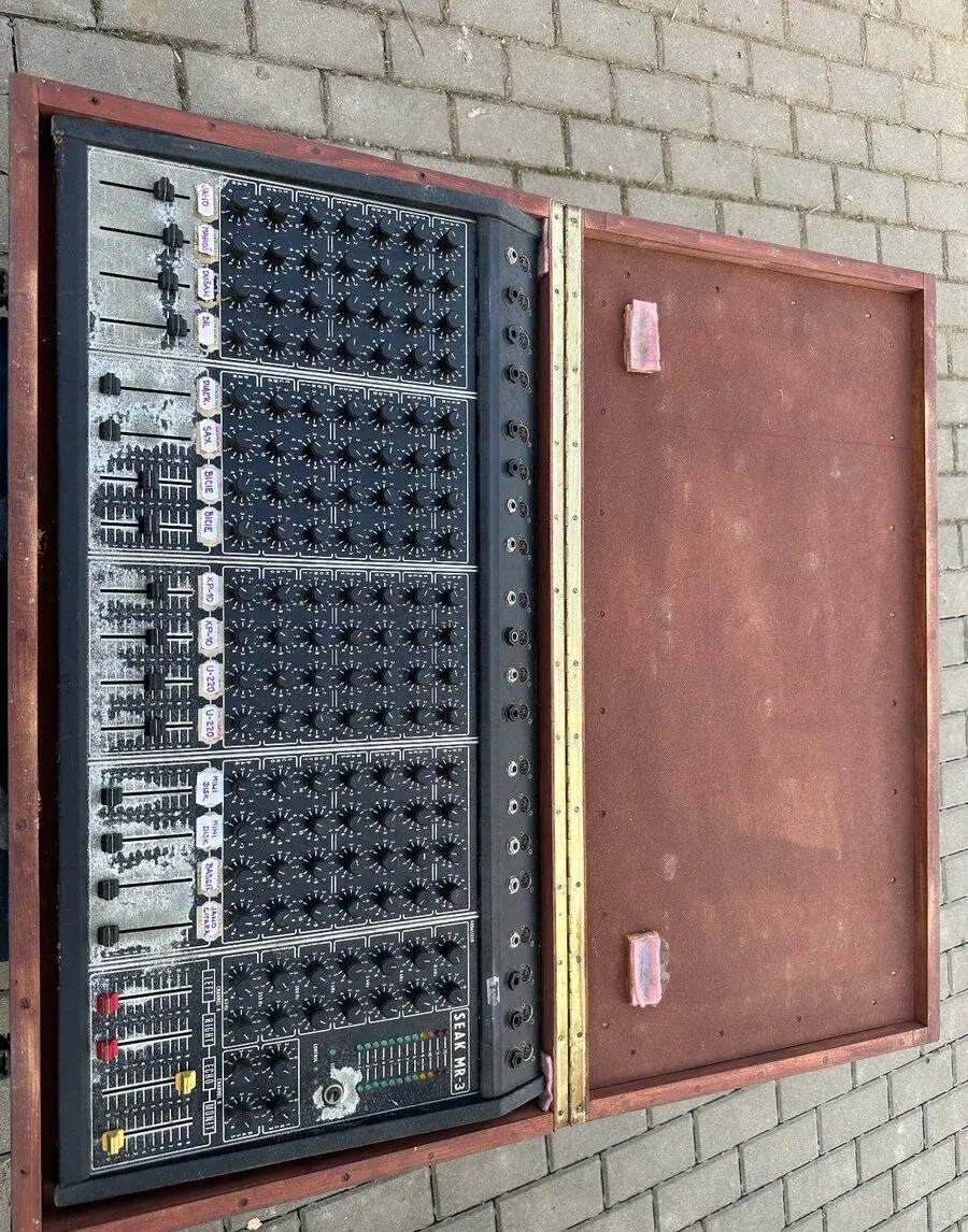 SEAK MR-3 mixpult