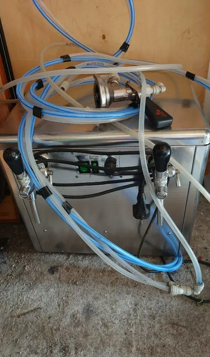 Výčapné zariadenie komplet 2 pípy + CO2 nepoužité