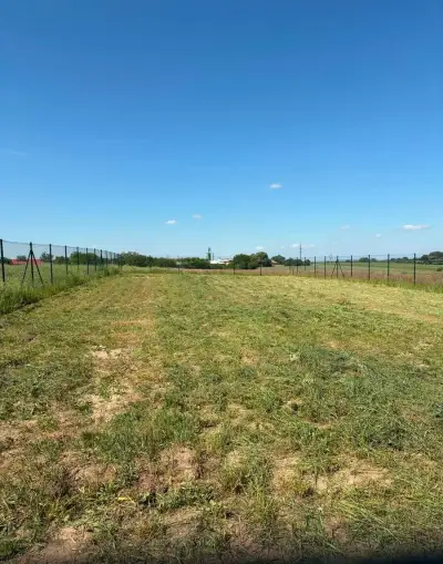 Slnečný stavebný pozemok na tichom mieste