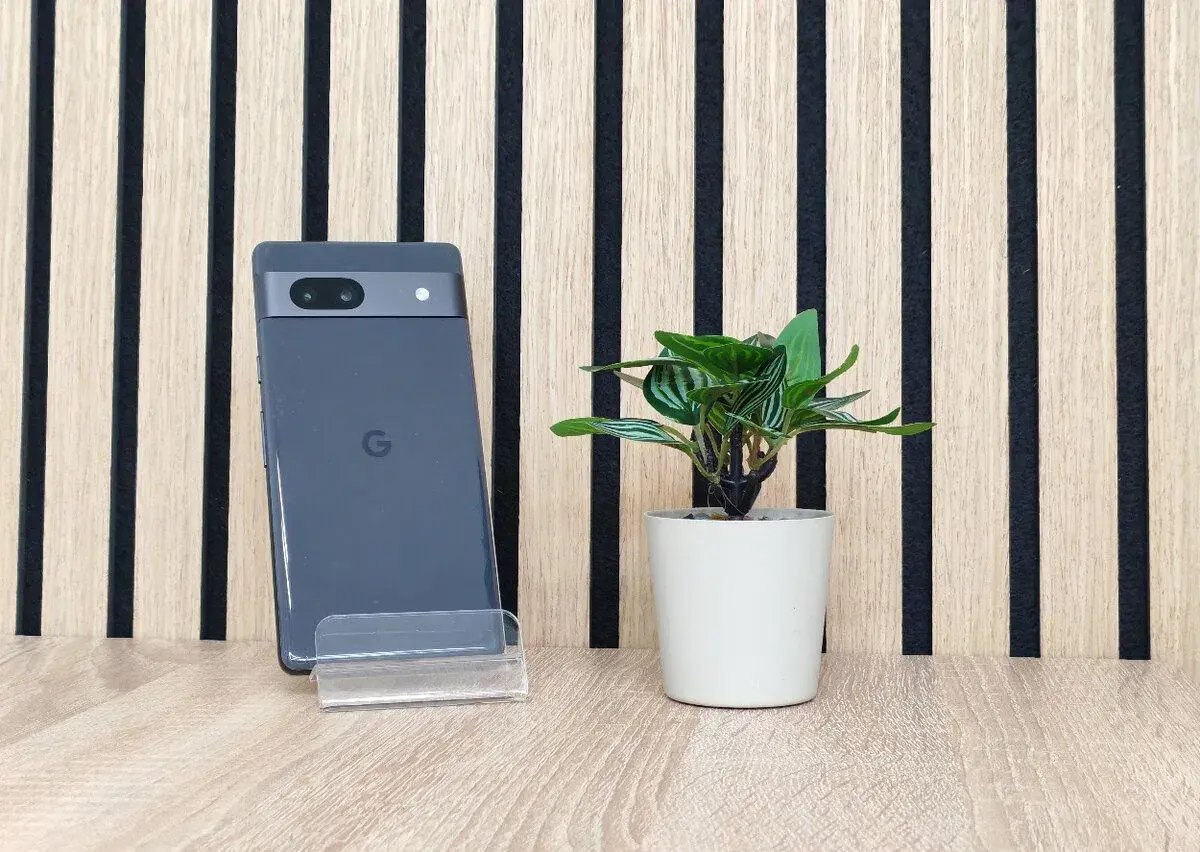 Google Pixel 7a 128GB Charcoal | záruka 1 rok