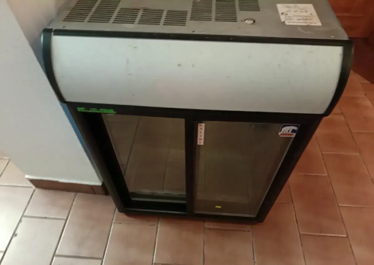 Mala gastro presklenna chladnička na napoje