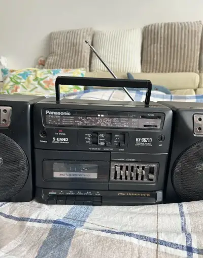 3-dielny rádiomagnetofón Panasonic RX-CS710 (s AUX vstupom)